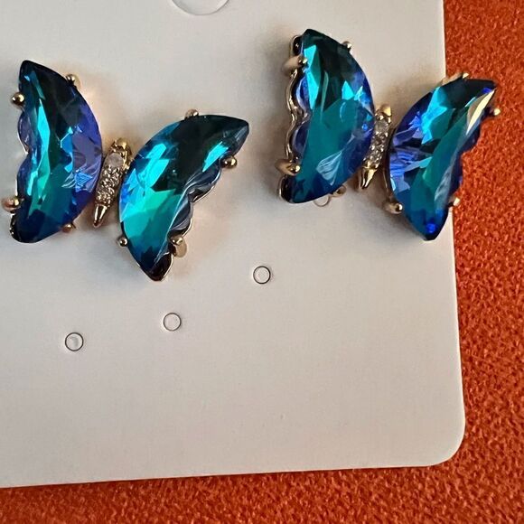 🩵 Betsey Johnson sparkling blue crystal butterfly earrings 🩵 - Picture 5 of 6